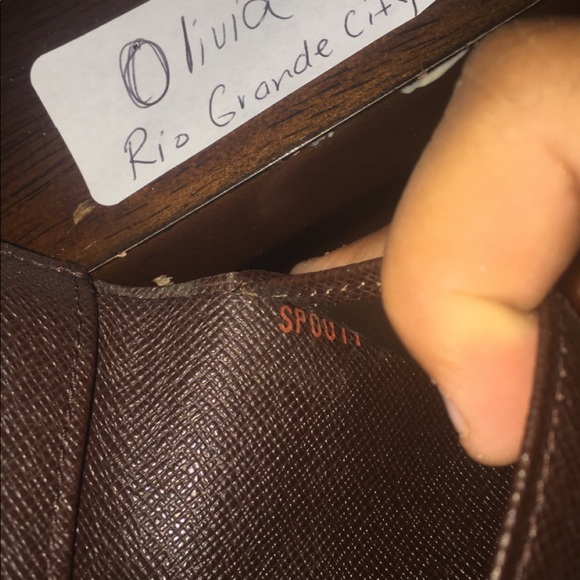 Authentic LV wallet - Picture 2 of 6